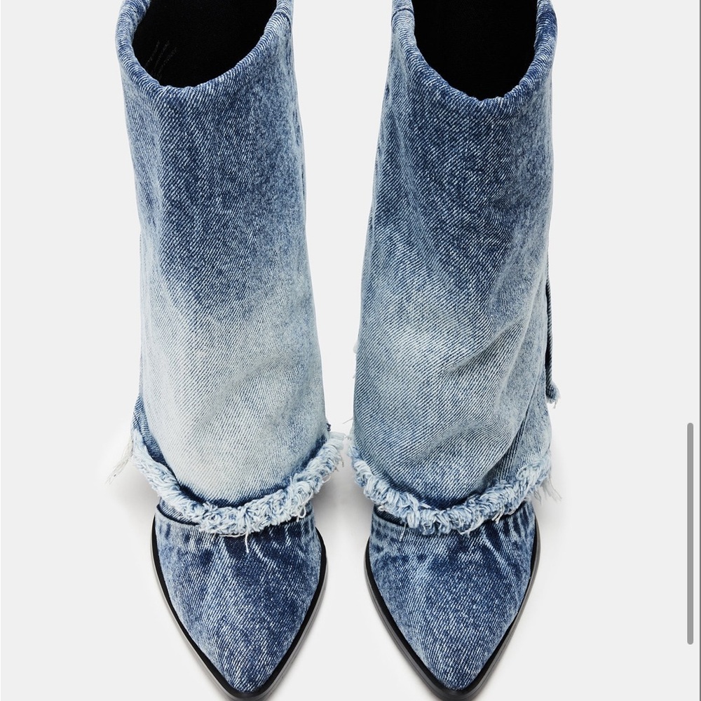 Brand New Demin Steve Madden Boots size 8